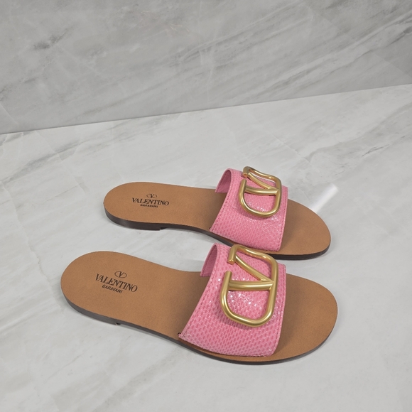 Valentino VLogo Pink Slide Sandals - Picture 8 of 10